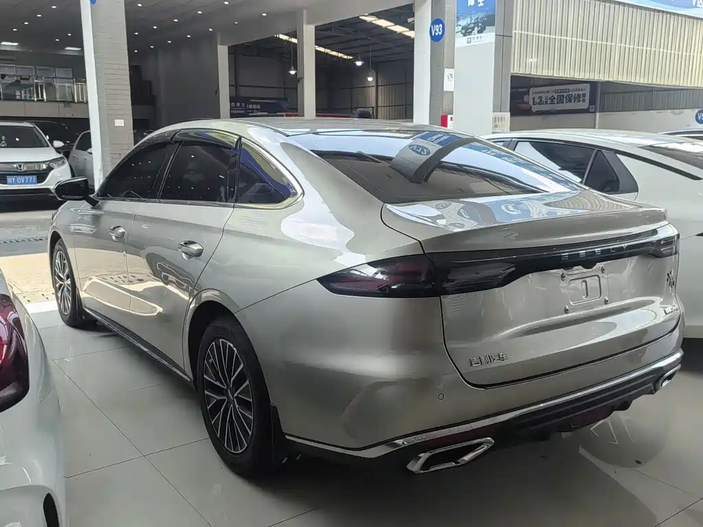 Geely Emgrand — миниатюра 8