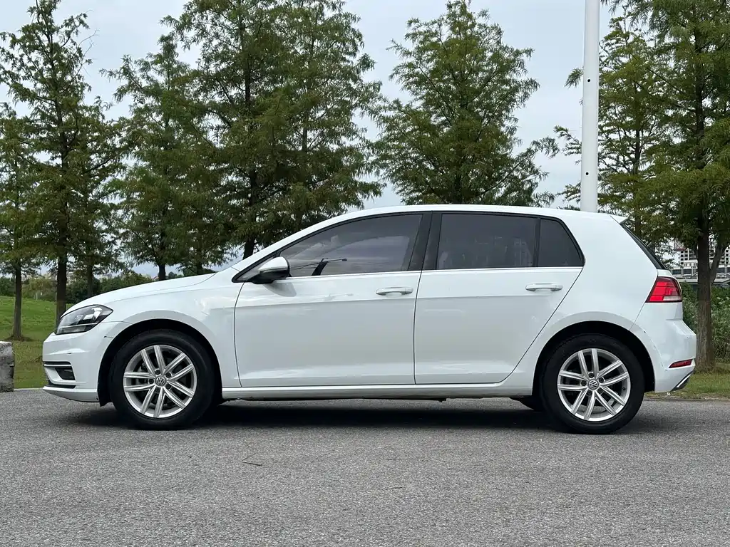 Volkswagen Golf — миниатюра 4