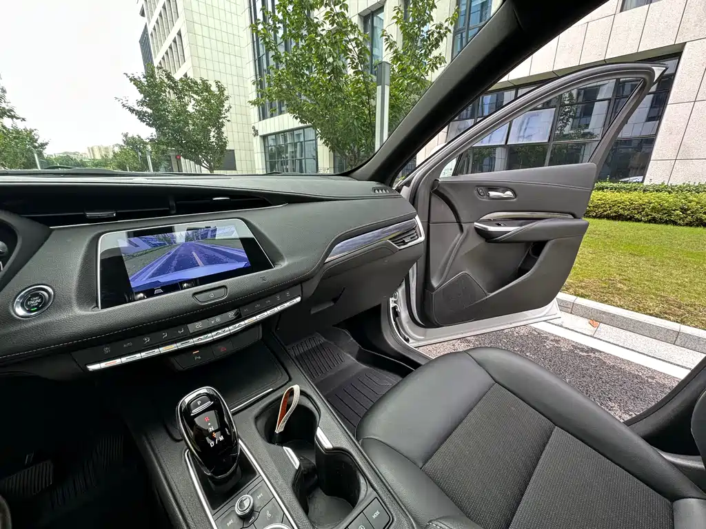 Cadillac XT4 — миниатюра 19