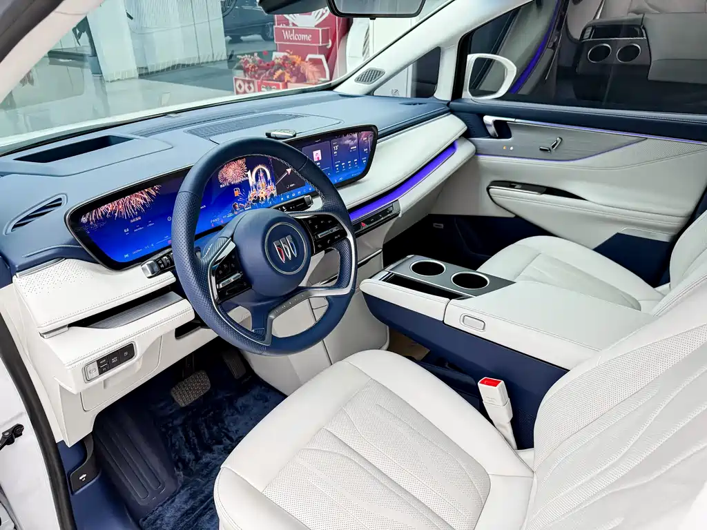Buick GL8 Hybrid — миниатюра 5
