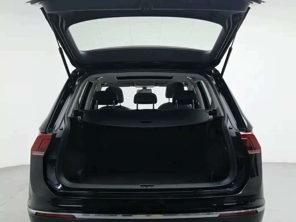 Volkswagen Tiguan L — миниатюра 16