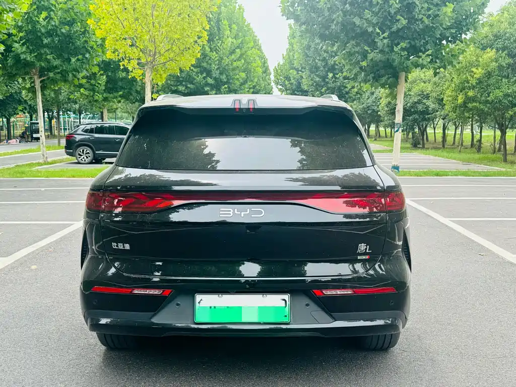 BYD Tang L L 2025 DM 215KM Flagship