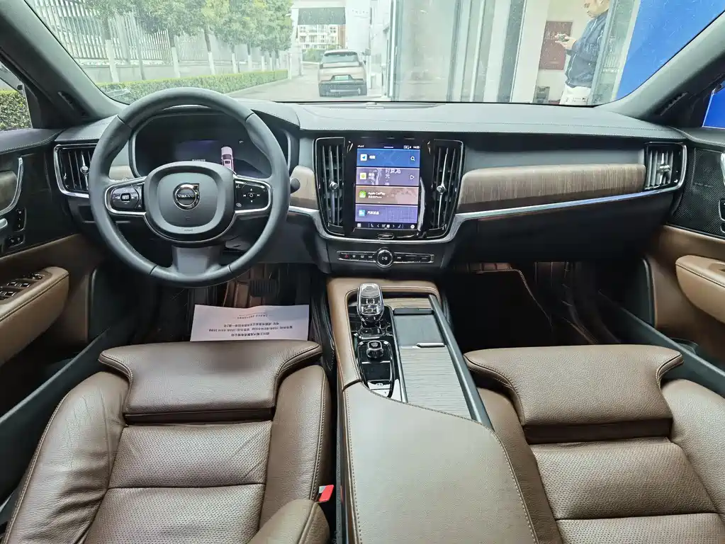 Volvo S90 2023 B5 Luxury