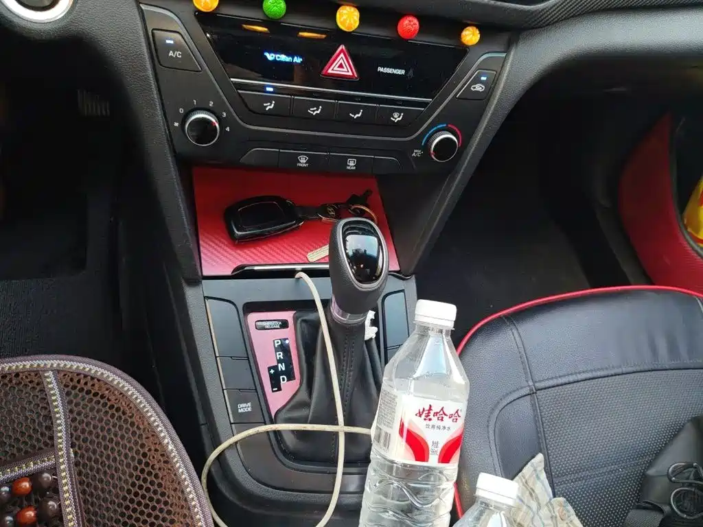Hyundai Elantra — миниатюра 7