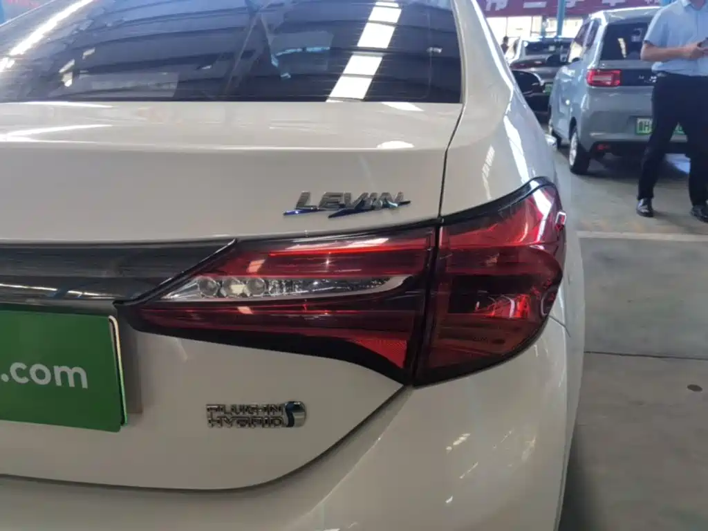 Toyota Levin Twin Engine E+ — миниатюра 8