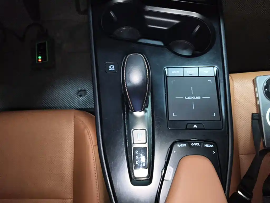 Lexus UX New Energy — миниатюра 14