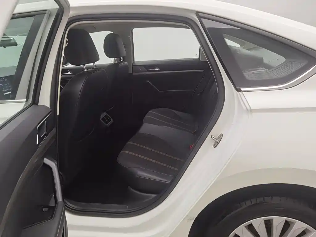 Volkswagen Lavida — миниатюра 15