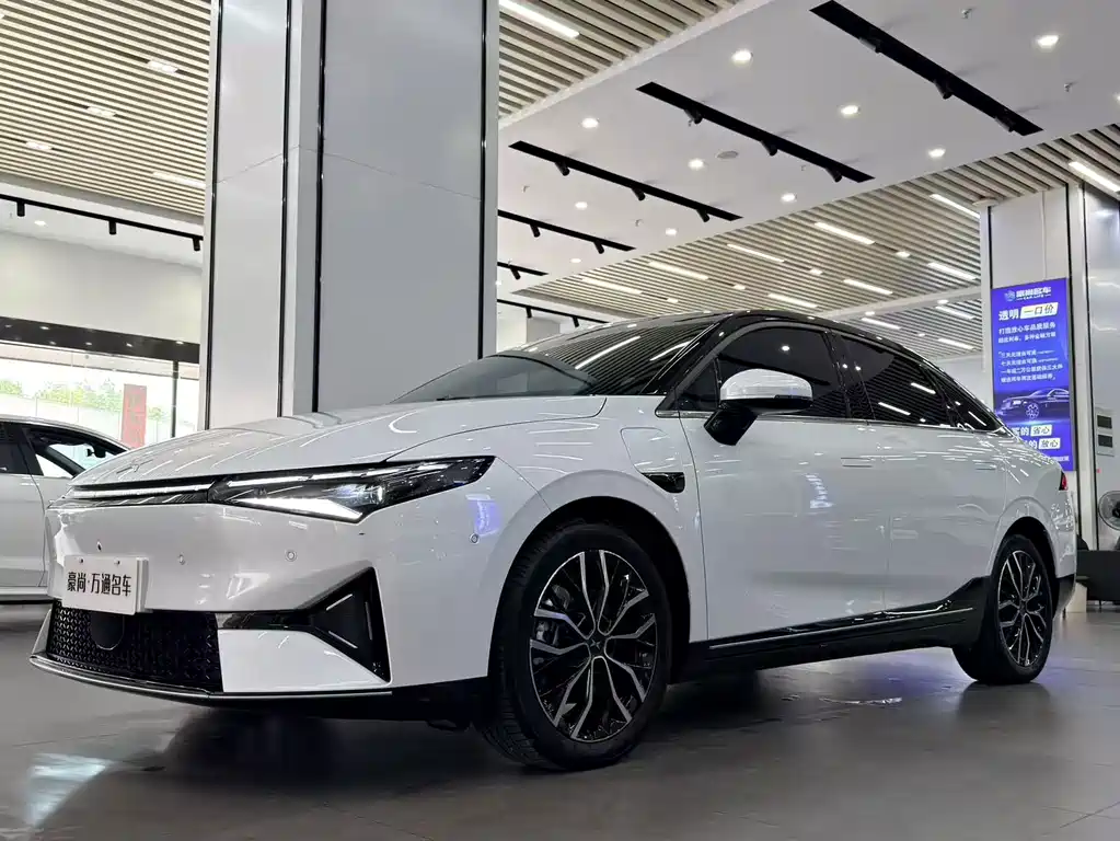 XPeng P5