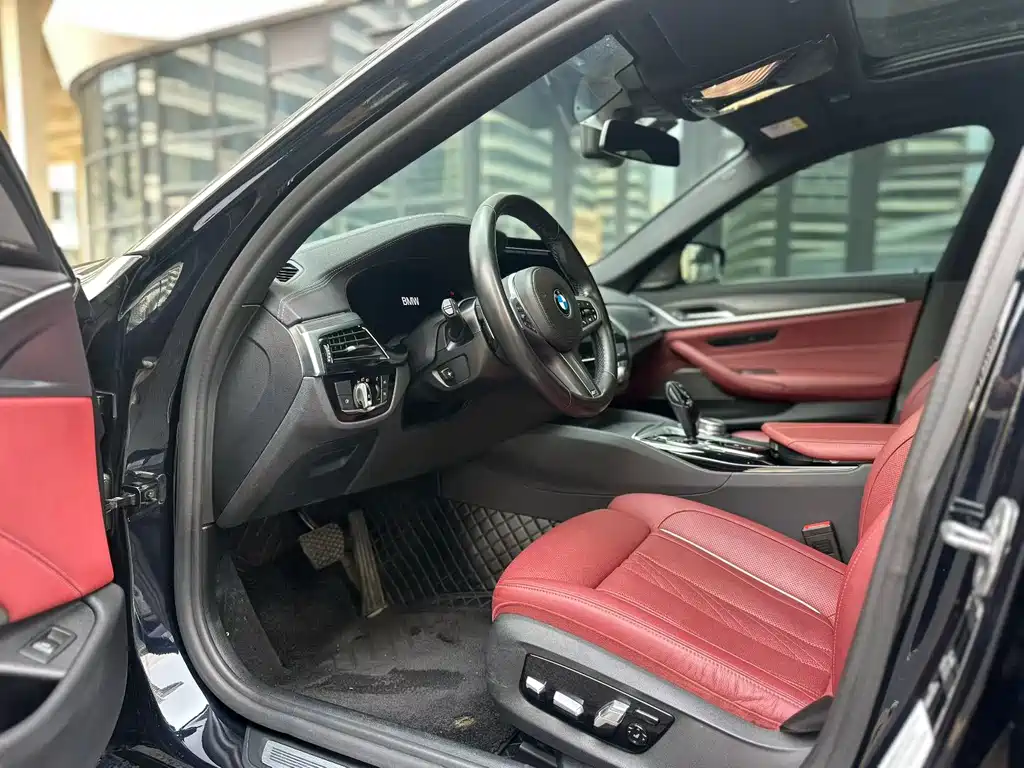 BMW 5 Series — миниатюра 4
