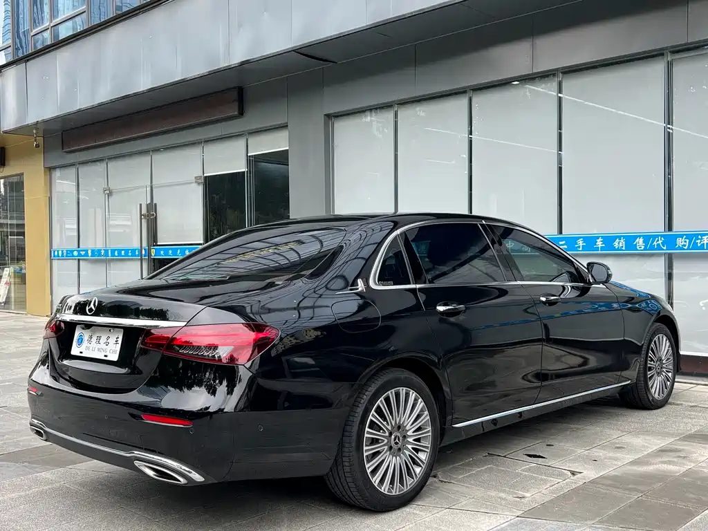 Mercedes-Benz E-Class — миниатюра 15