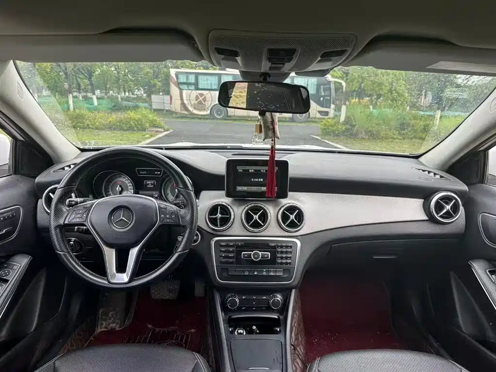 Mercedes-Benz GLA 2015 GLA 200 Fashion