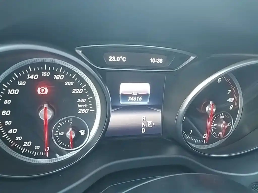 Mercedes-Benz GLA — миниатюра 12