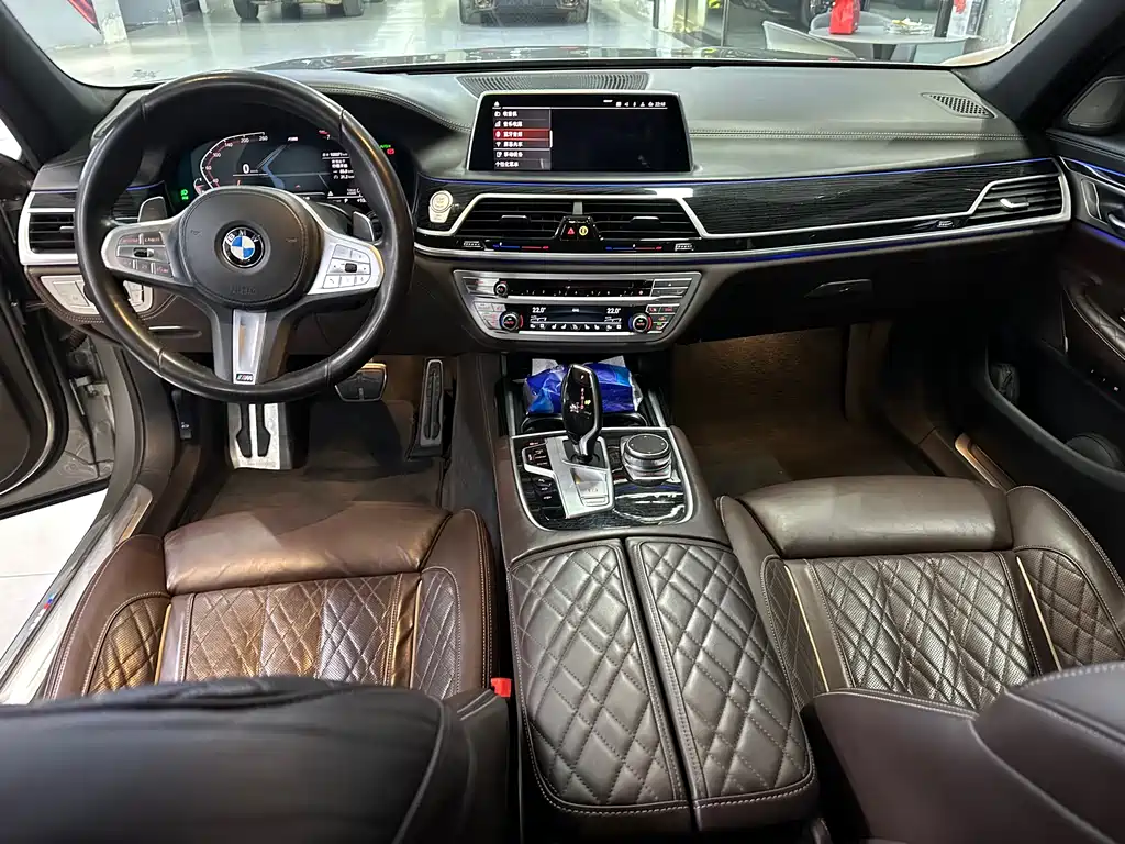 BMW 7 SERIES