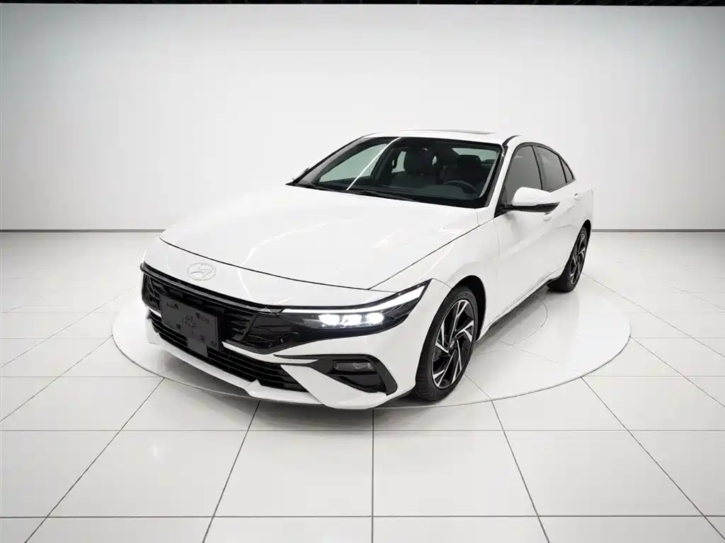 Hyundai Elantra 2024