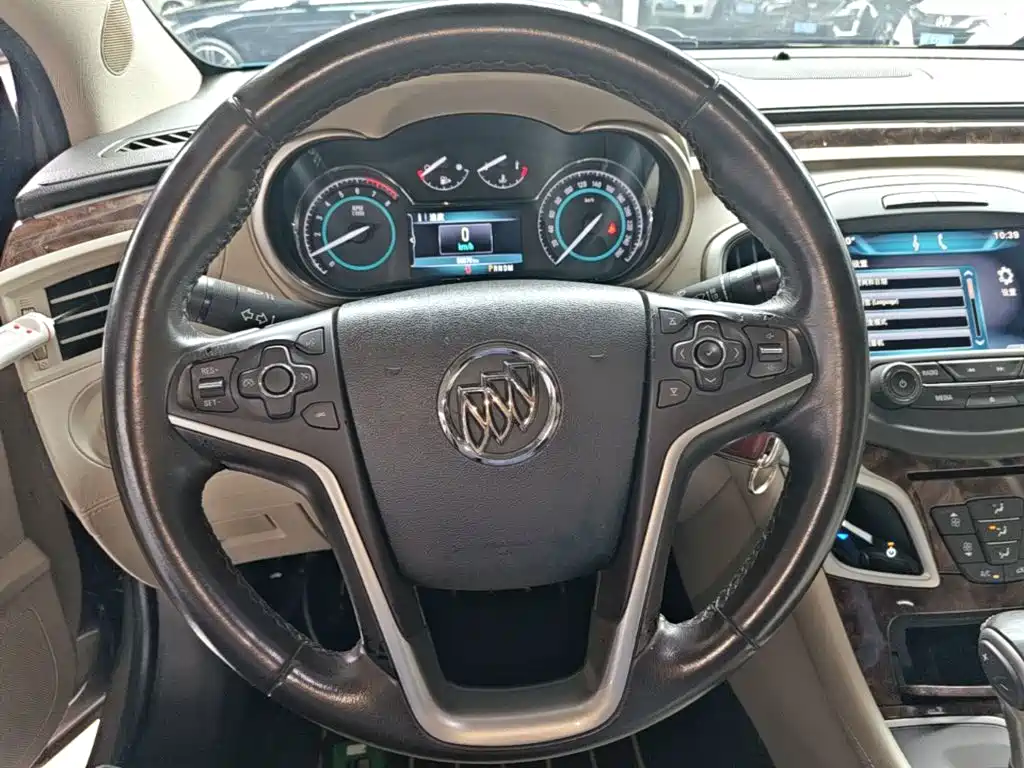 Buick LaCrosse — миниатюра 11