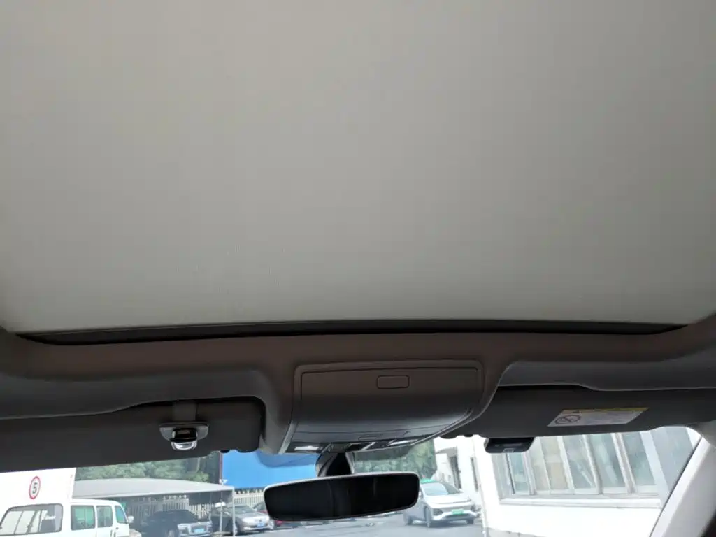 Volkswagen Tiguan L — миниатюра 18