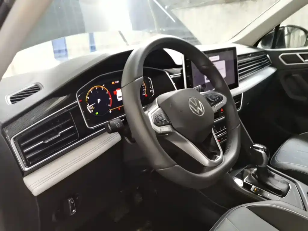 Volkswagen Tiguan L — миниатюра 10