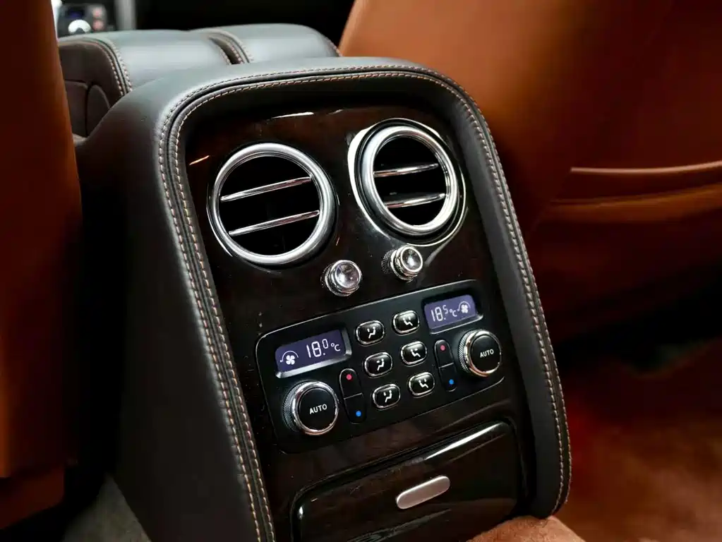 Bentley Flying Spur — миниатюра 17