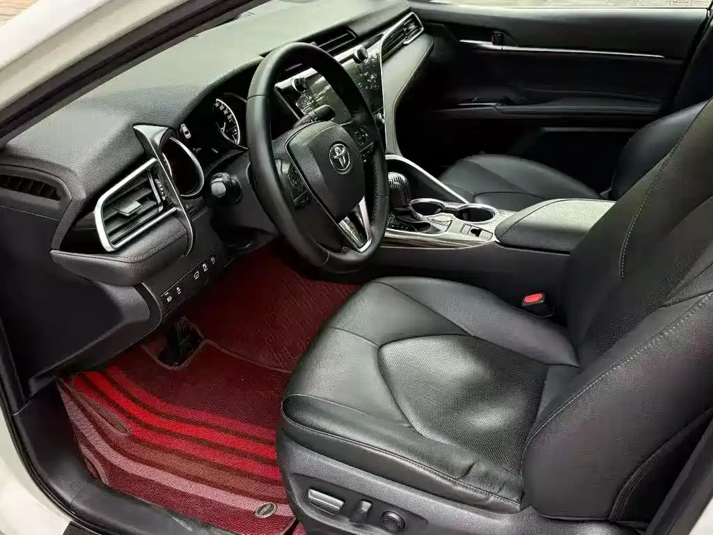 Toyota Camry — миниатюра 9