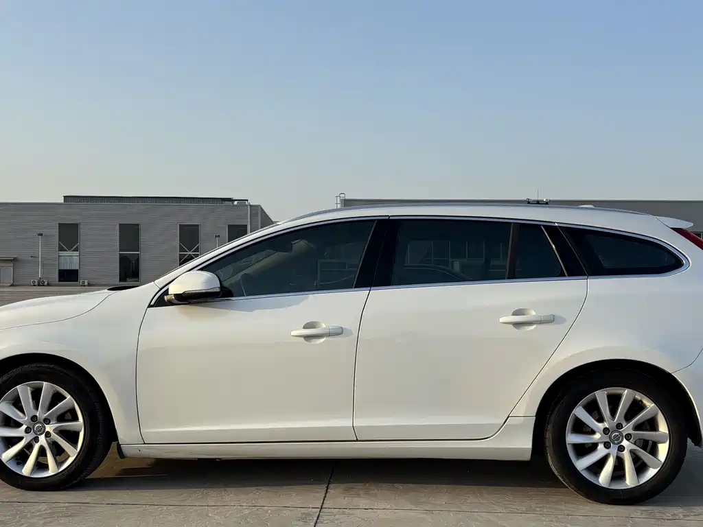 Volvo V60 — миниатюра 7
