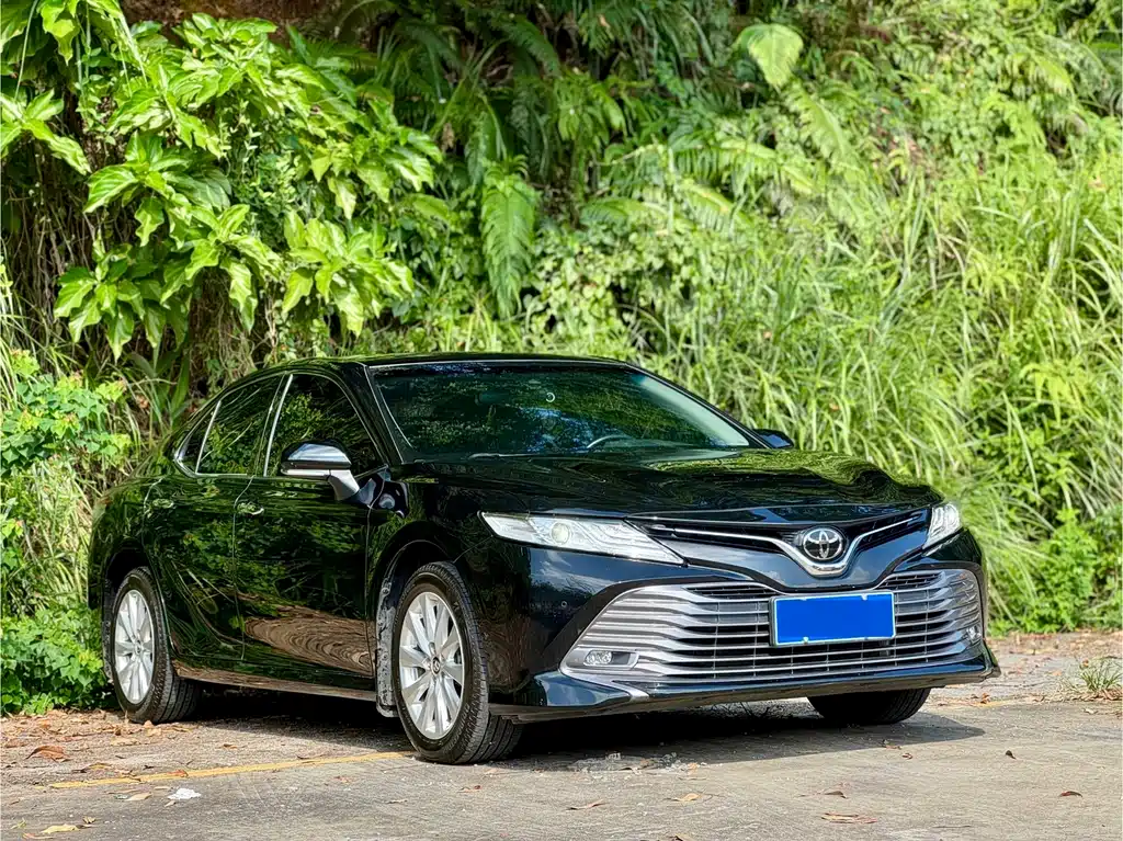 Toyota Camry — миниатюра 3