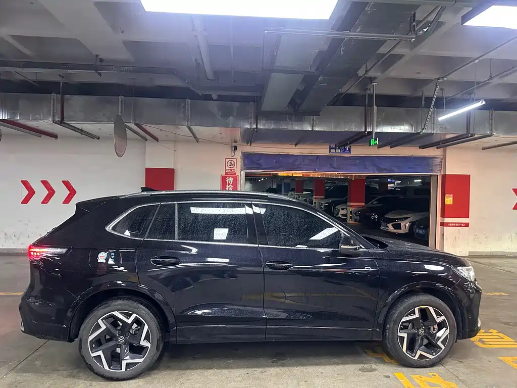 Volkswagen Tiguan L — миниатюра 3