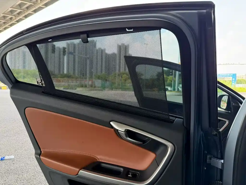Volvo S60 — миниатюра 8
