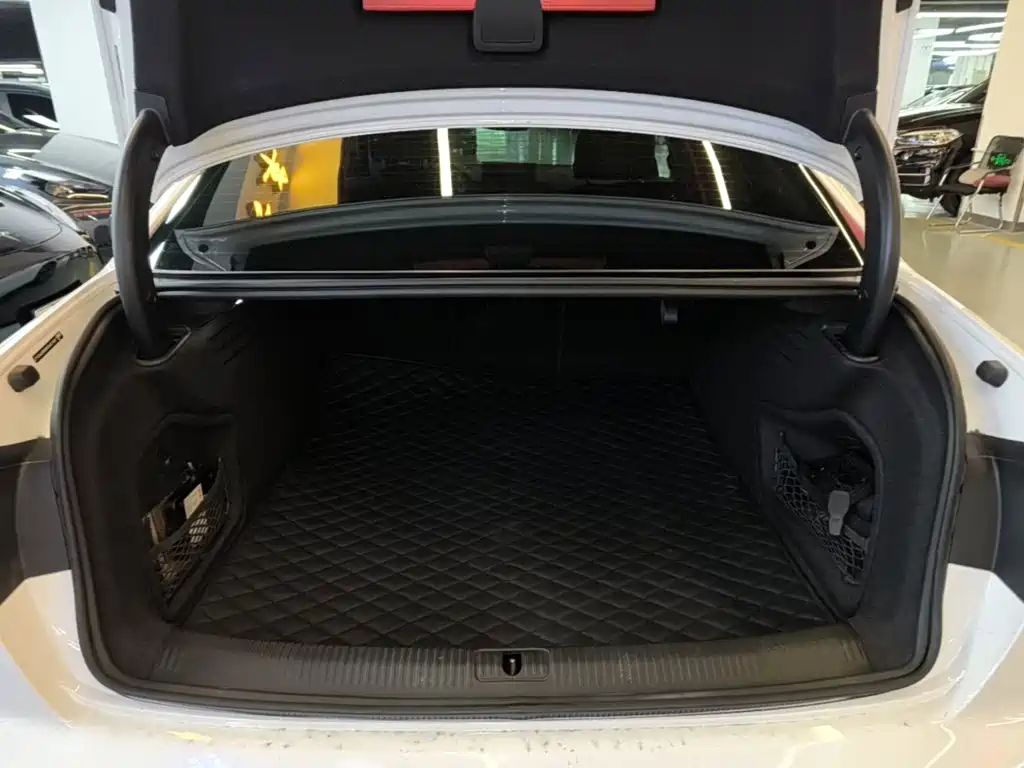 Audi A4L — миниатюра 19