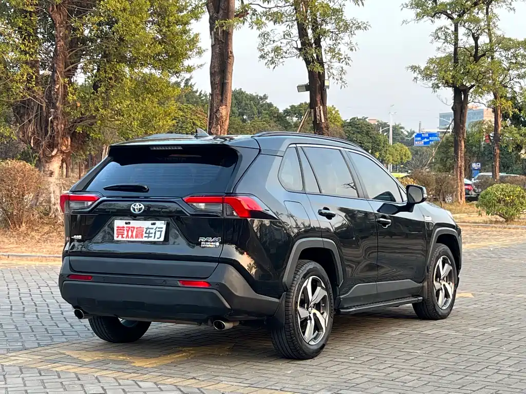 TOYOTA RAV4 RONGFANG DUAL ENGINE E+