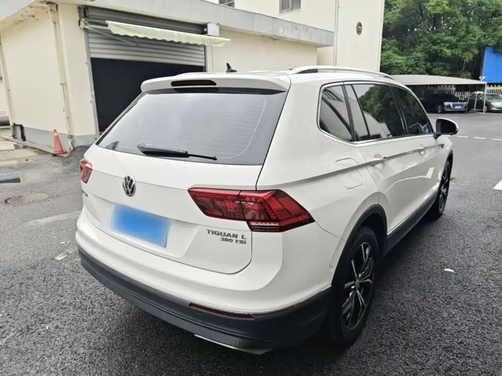 Volkswagen Tiguan L — миниатюра 7