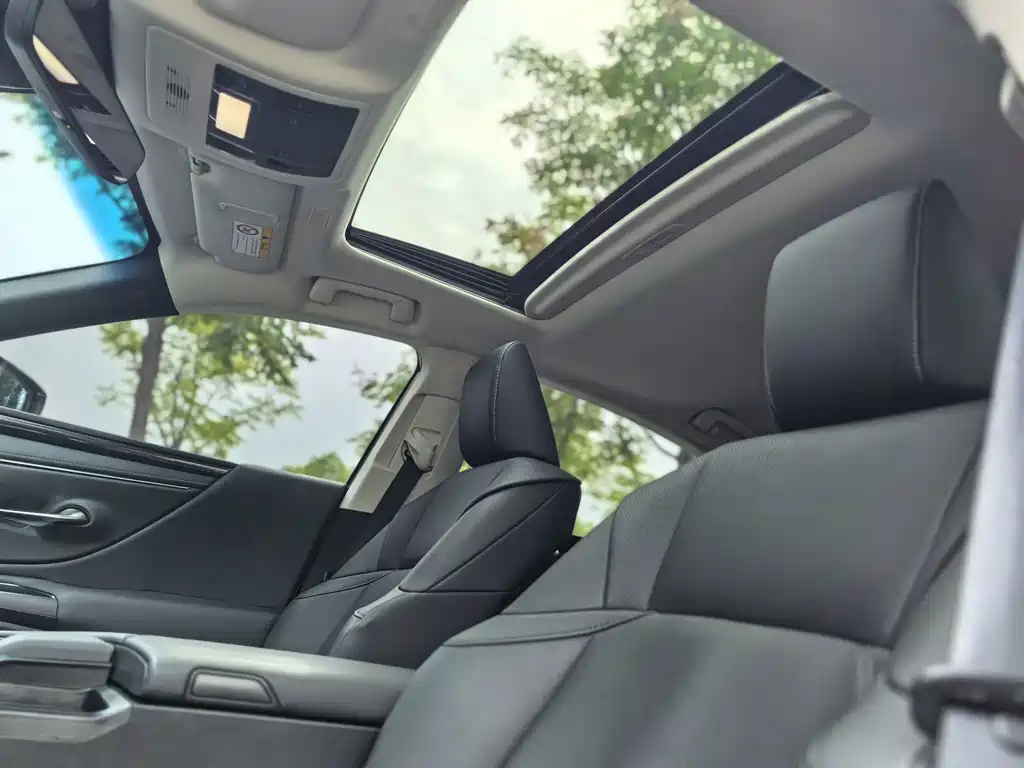 Lexus ES — миниатюра 9