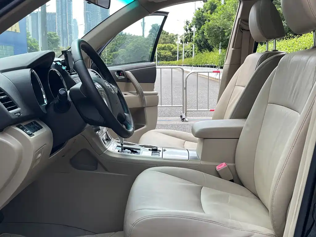 Toyota Highlander — миниатюра 7