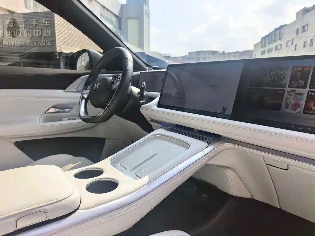 XPeng G9 — миниатюра 10