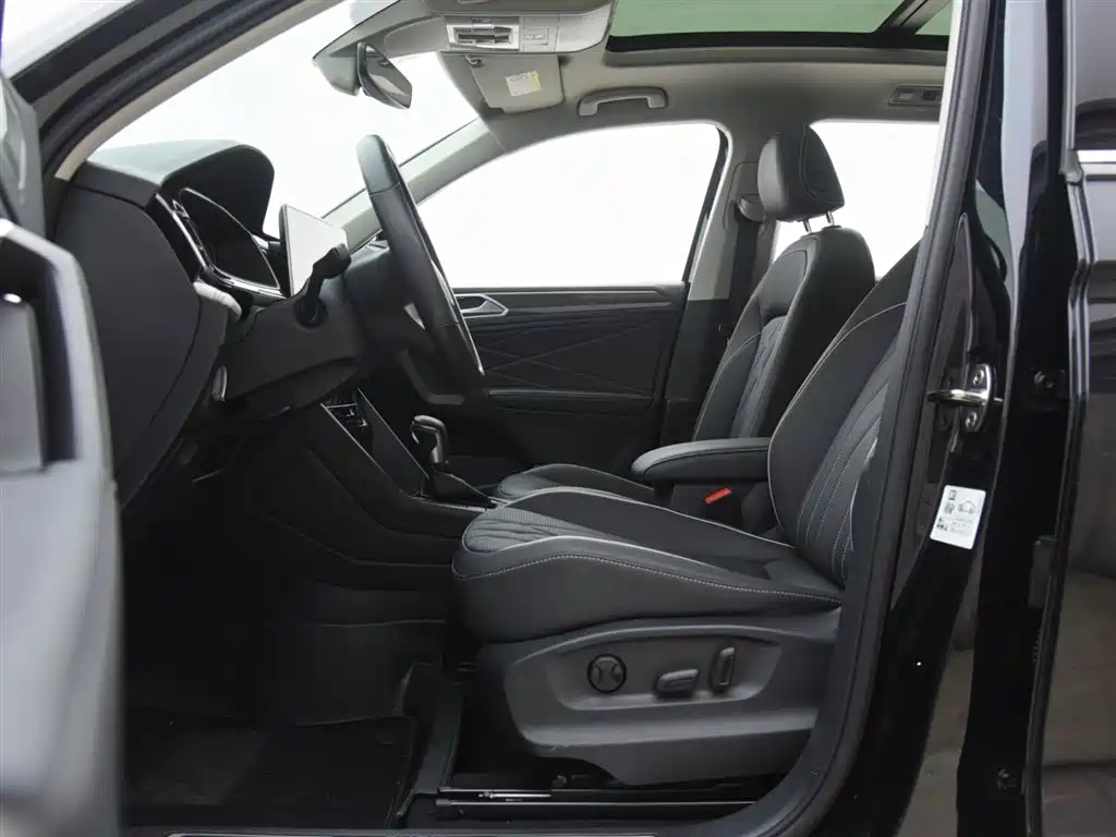 VOLKSWAGEN TIGUAN L NEW ENERGY