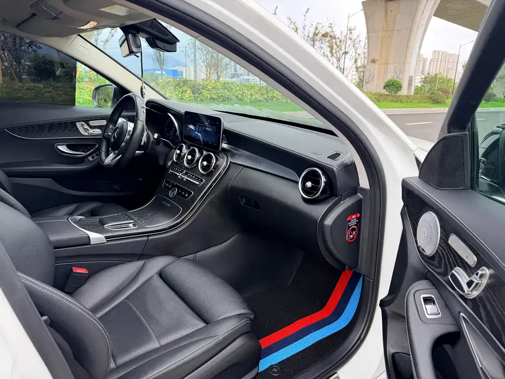 Mercedes-Benz C-Class — миниатюра 7