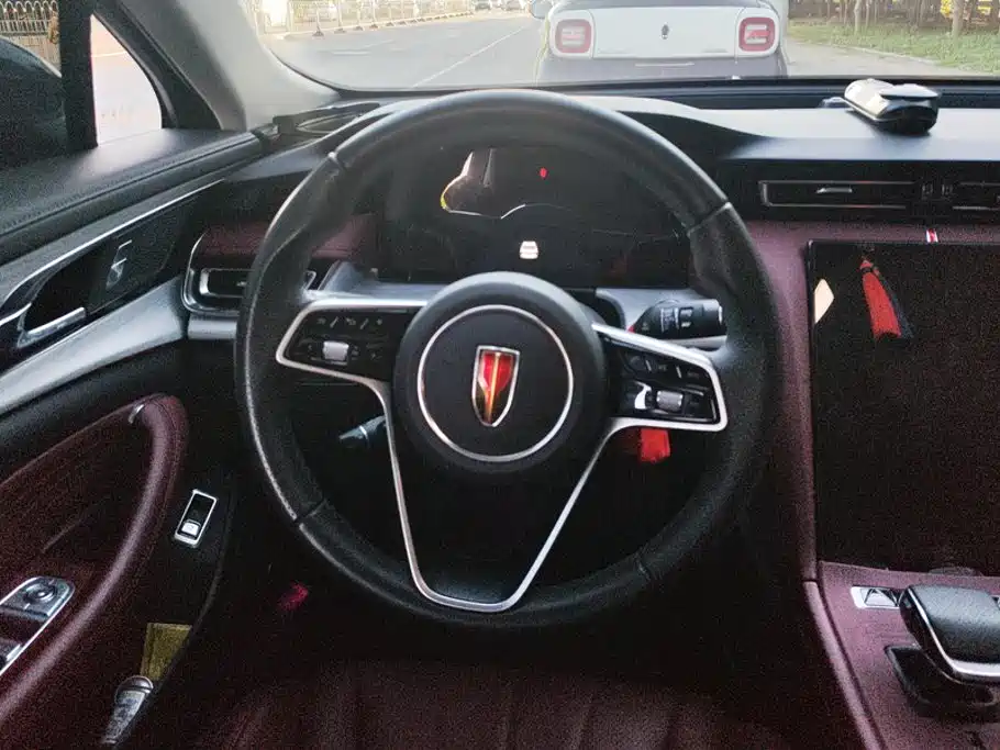 Hongqi Hongqi H5 — миниатюра 15