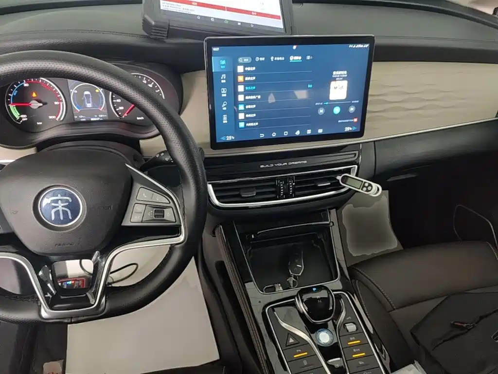 BYD MAX New Energy — миниатюра 10