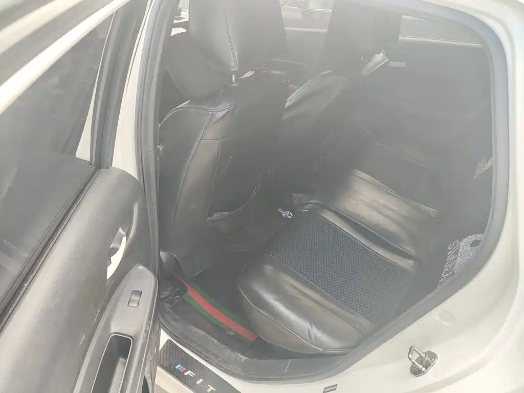 Honda Fit — миниатюра 6