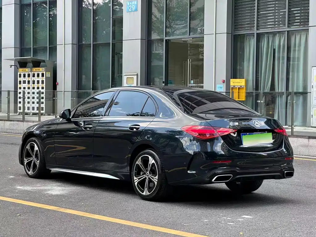 Mercedes-Benz C-Class — миниатюра 4