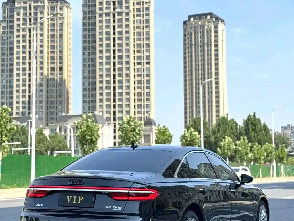 Audi A8 — миниатюра 6