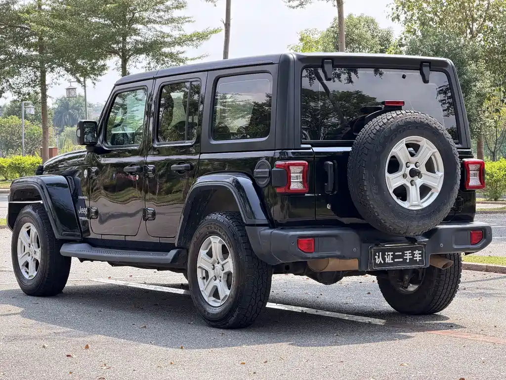 Jeep Wrangler — миниатюра 7