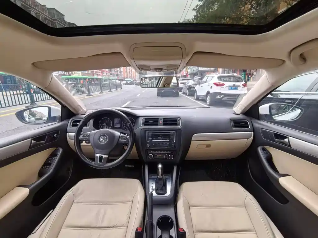 Volkswagen Sagitar 2014 1.4TSI AT Luxury