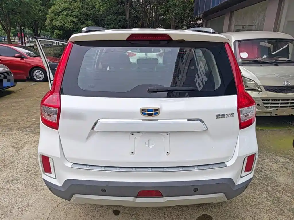 Geely Vision X6 — миниатюра 6