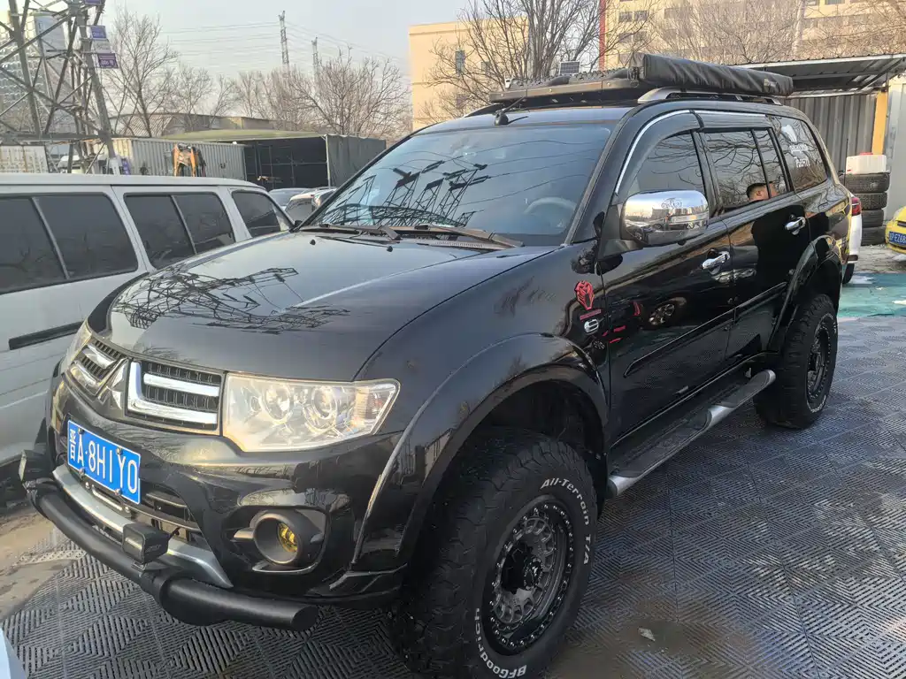 MITSUBISHI PAJERO JINCHANG