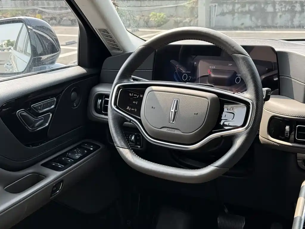 Lincoln Aviator — миниатюра 20