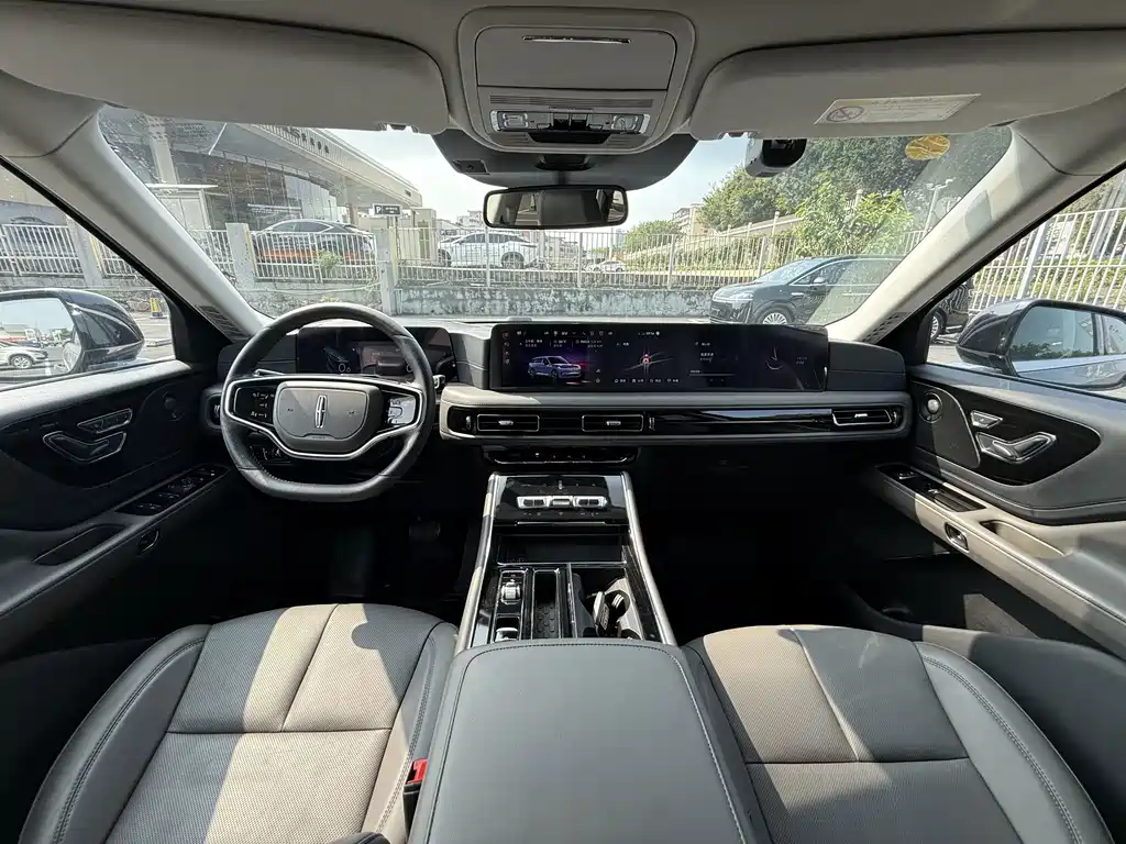 Lincoln Aviator — миниатюра 21