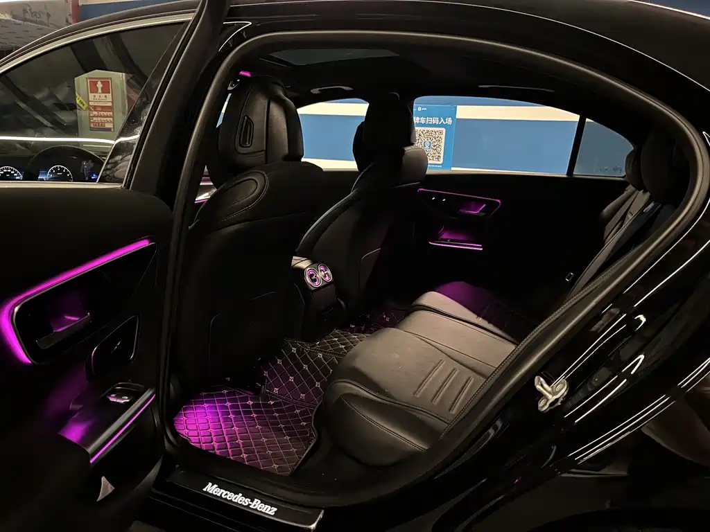 Mercedes-Benz C-Class — миниатюра 11