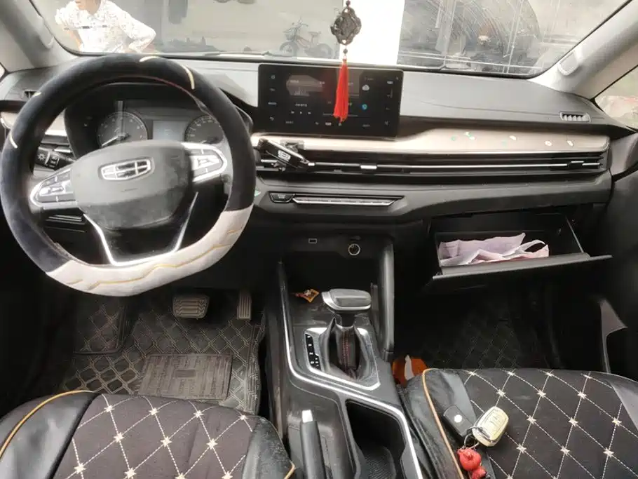 Geely Vision X3 — миниатюра 12