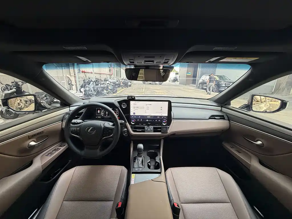 Lexus ES — миниатюра 16