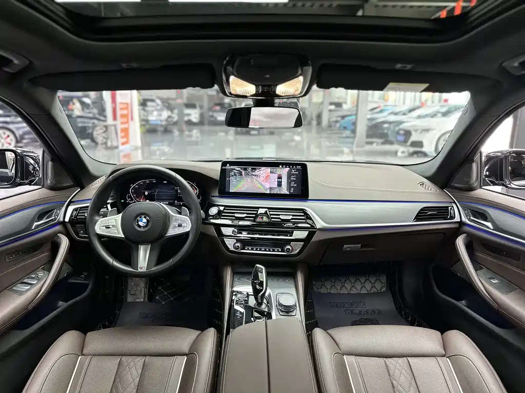 BMW 5 Series — миниатюра 7